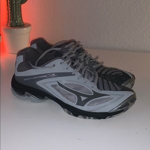 Mizuno Wave Lightening Volleyball Shoes